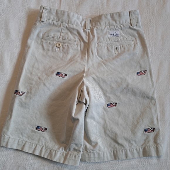 Vineyard Vines boys size 12 twill shorts with allover flag whale design - Picture 5 of 6
